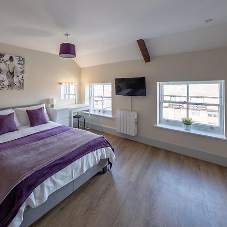 Isabella House - Hereford City Centre Aparthotel, By Rentmyhouse Exterior photo